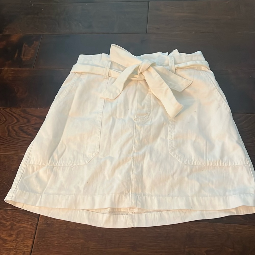 NWT American Eagle white cotton mini skirt size 4 MSRP $35